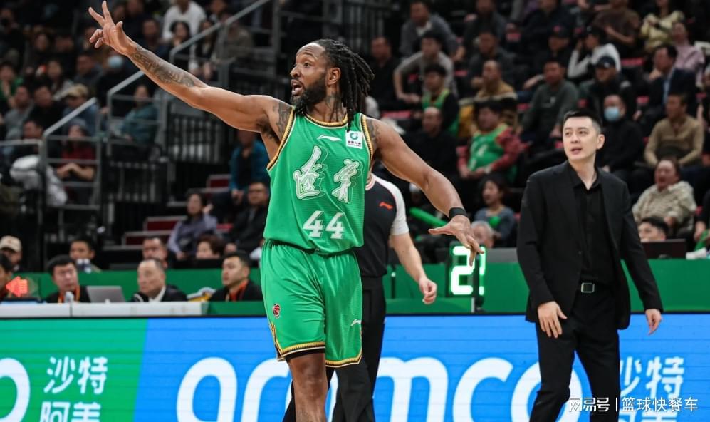 开云体育平台app-30分惨败后再狂输16分!辽篮赛后疑似内讧:杨鸣离下课不远了?