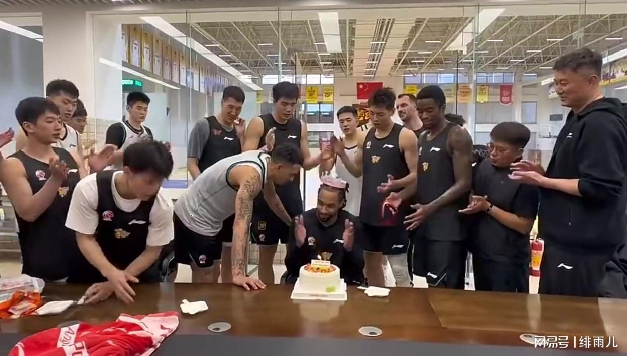 开云体育入口-不装了！萨林杰离队已成定局，广东队锁定护框型蓝领大外援！